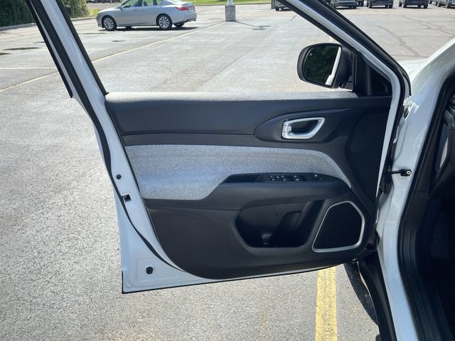 2024 Jeep Compass Latitude Lux FWD