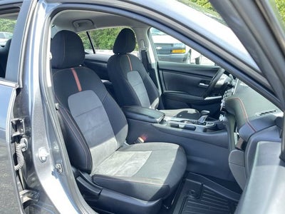 2024 Nissan Sentra SR Xtronic CVT
