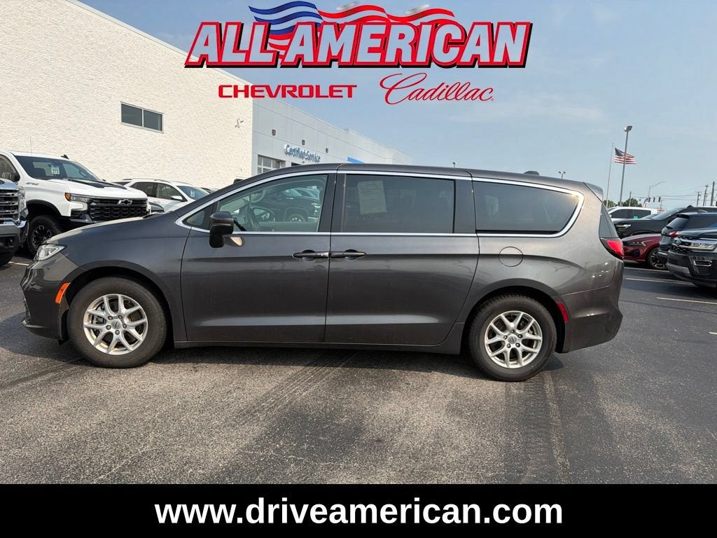 2023 Chrysler Pacifica Touring L