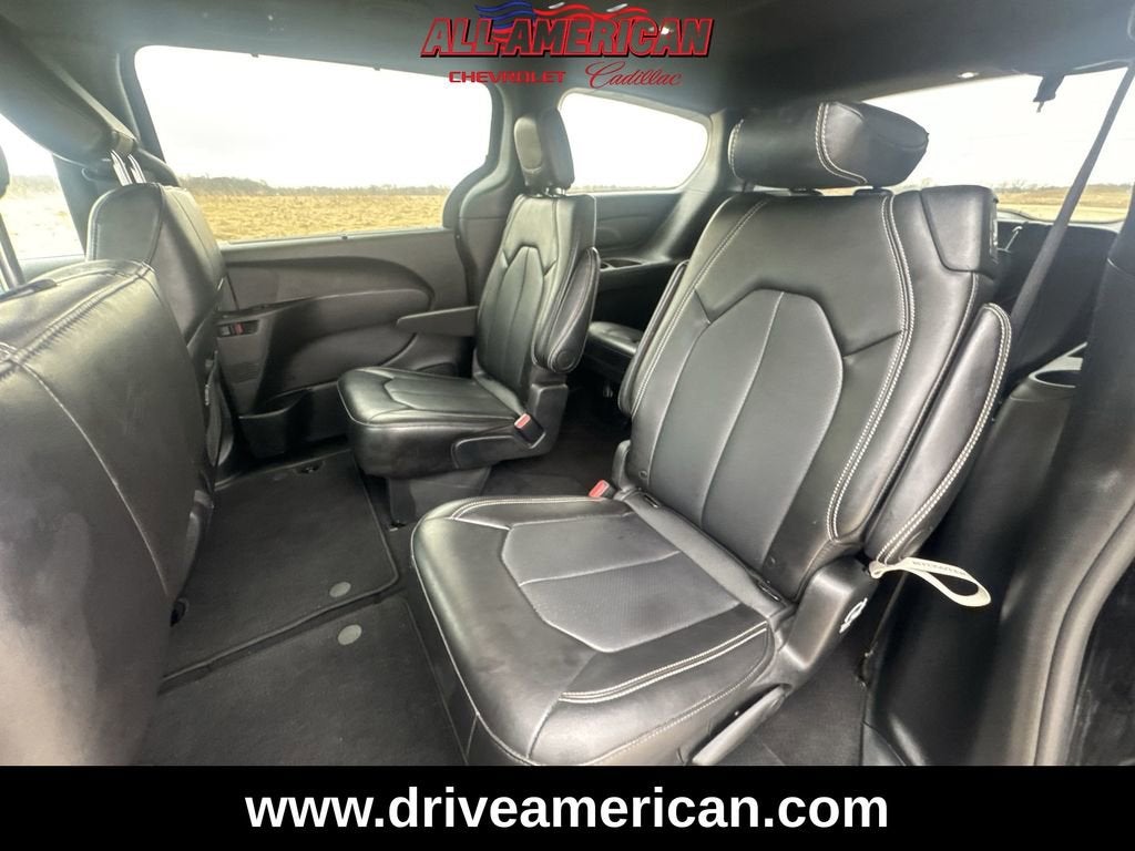 2025 Chrysler Pacifica Select