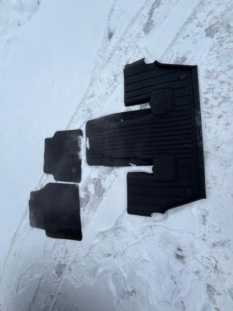 2023 Jeep Grand Cherokee L Laredo 4x4