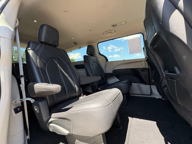 2017 Chrysler Pacifica Touring L Plus