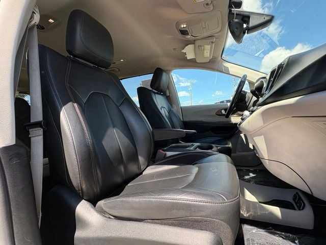 2017 Chrysler Pacifica Touring L Plus