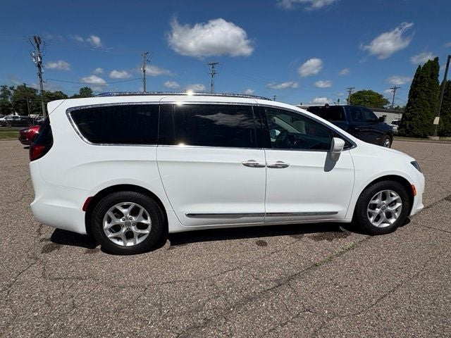 2017 Chrysler Pacifica Touring L Plus