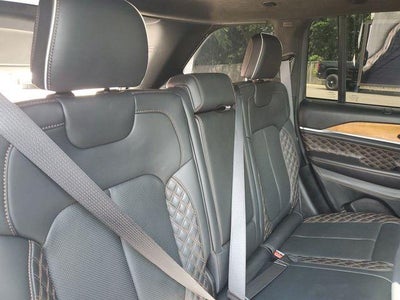 2022 Jeep Grand Cherokee Summit