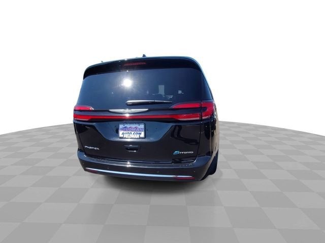 2025 Chrysler Pacifica Hybrid Select