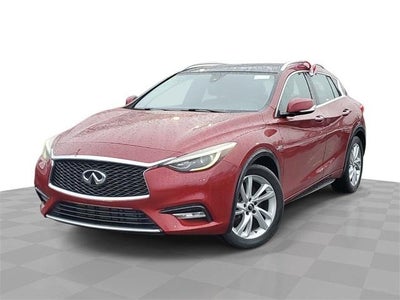 2017 INFINITI QX30 Premium