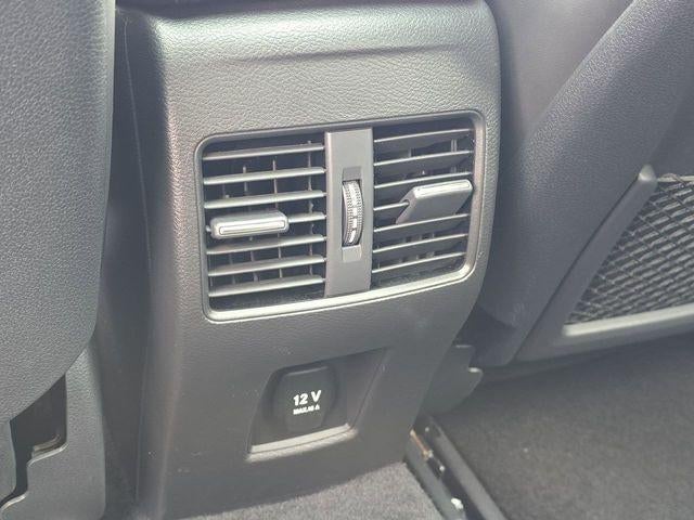 2017 INFINITI QX30 Premium