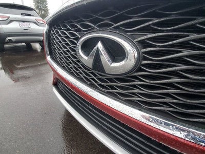 2017 INFINITI QX30 Premium