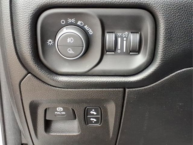 2019 RAM 1500 Big Horn/Lone Star Crew Cab 4x4 5'7" Box