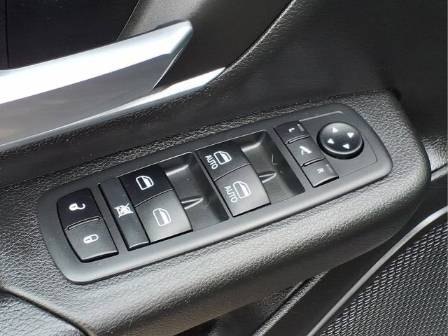 2021 RAM 1500 Big Horn Crew Cab 4x4 5'7" Box