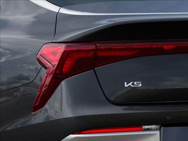 2025 Kia K5 LXS - Photo 40