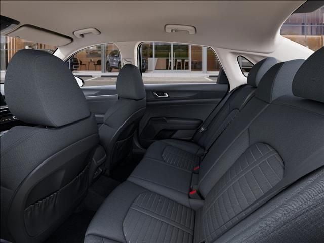 2025 Kia K5 LXS - Photo 46