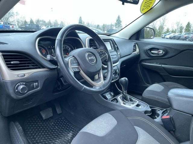 2016 Jeep Cherokee Sport