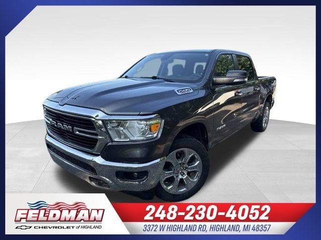 2020 RAM 1500 Big Horn Crew Cab 4x4 5'7" Box in Gray — front three-quarter view