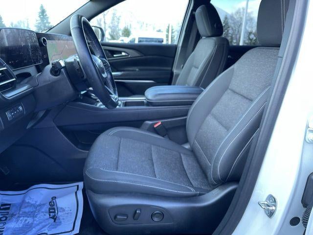 2025 Chevrolet Traverse AWD LT