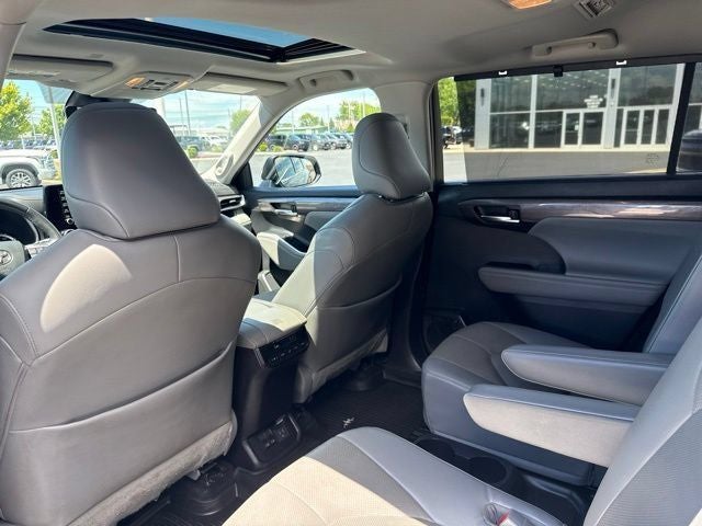 2022 Toyota Highlander Hybrid Limited