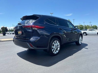 2022 Toyota Highlander Hybrid Limited