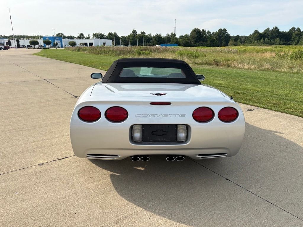 2001 Chevrolet Corvette Base
