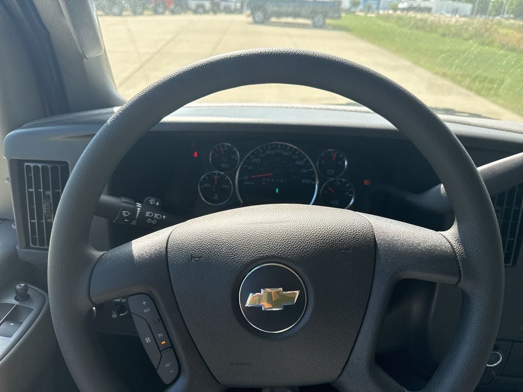 2025 Chevrolet Express 2500 Work Van Cargo