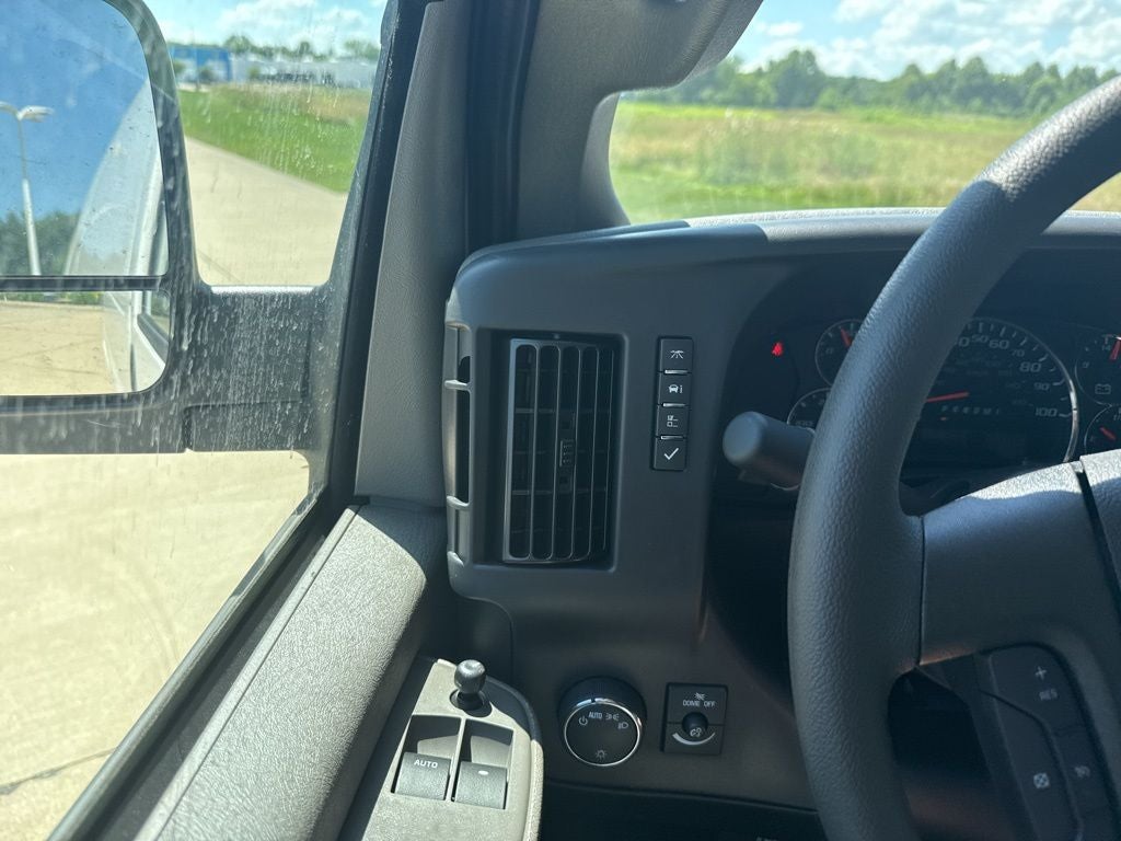2025 Chevrolet Express 2500 Work Van Cargo