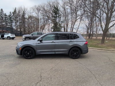 2022 Volkswagen Tiguan 2.0T SE R-Line Black
