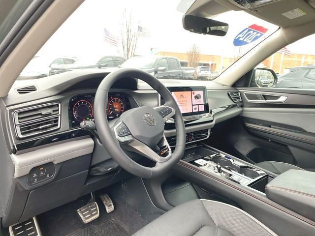 2024 Volkswagen Atlas 2.0T Peak Edition SEL