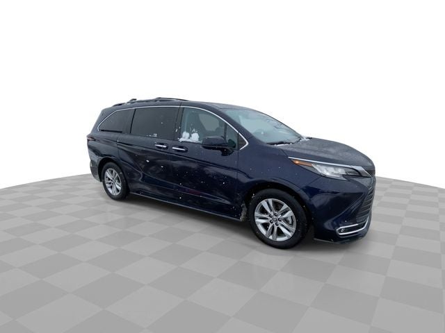 2022 Toyota Sienna XLE 7 Passenger