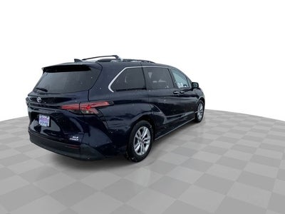2022 Toyota Sienna XLE 7 Passenger