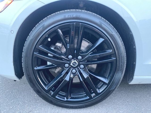 2023 Volvo S60 B5 Plus Black Edition