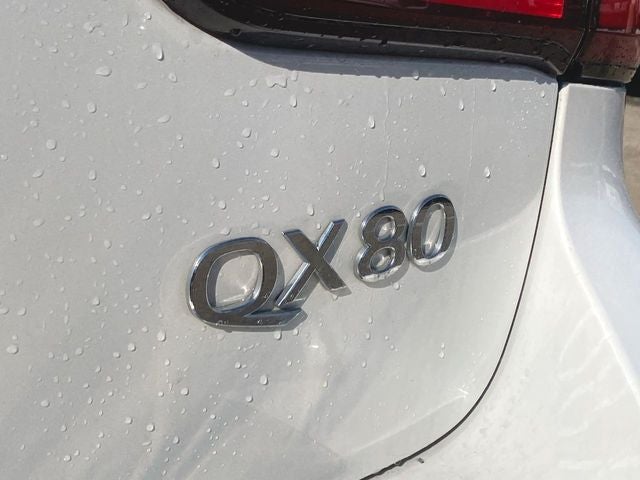 2022 INFINITI QX80 LUXE