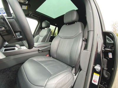 2025 Land Rover Range Rover SE