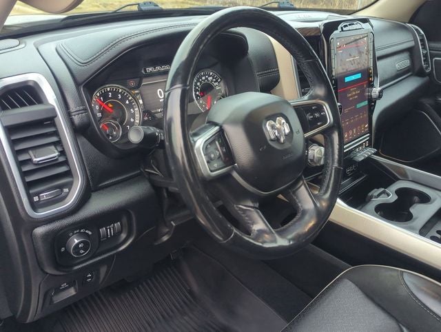 2019 RAM 1500 Laramie Crew Cab 4x4 5'7' Box