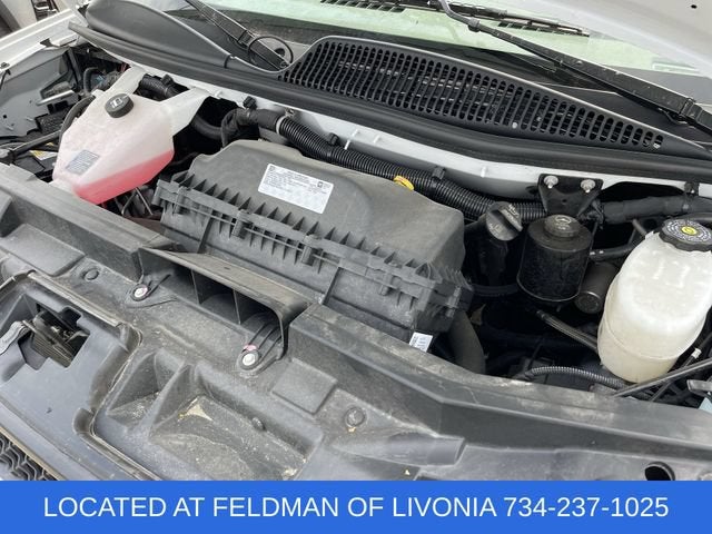 2025 Chevrolet Express Passenger 1LT