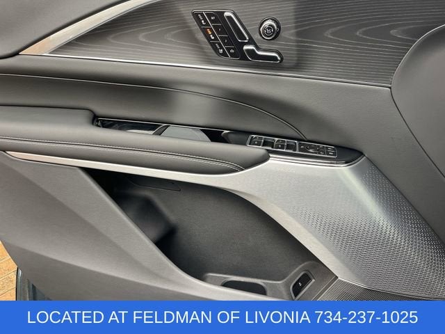 2024 Cadillac LYRIQ Sport 3