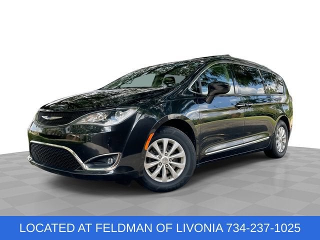 2018 Chrysler Pacifica Touring L in Black — front three-quarter view