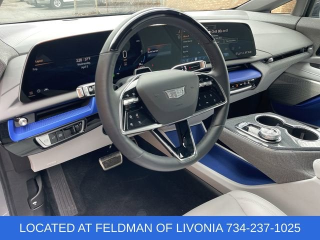 2025 Cadillac OPTIQ Luxury 1