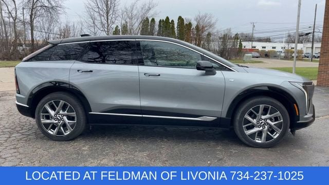 2025 Cadillac OPTIQ Luxury 1