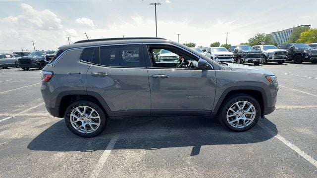 2023 Jeep Compass Latitude Lux