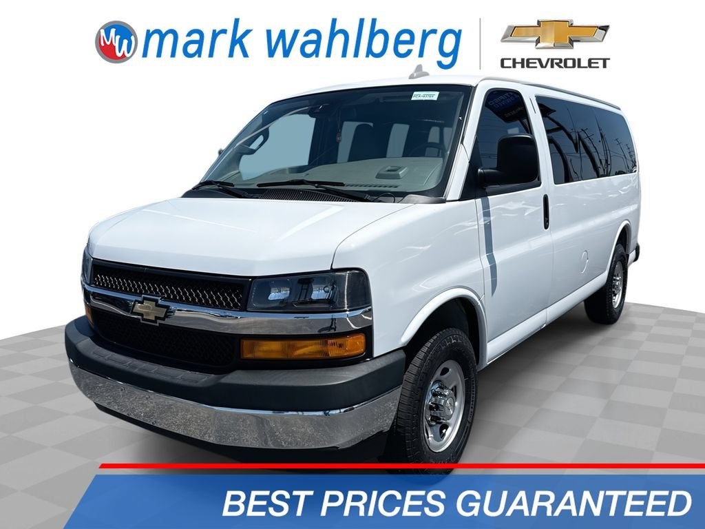 2022 Chevrolet Express Passenger 2500 1LT