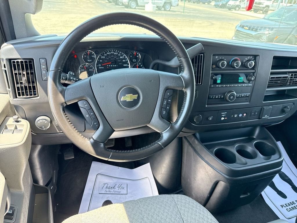 2022 Chevrolet Express Passenger 2500 1LT