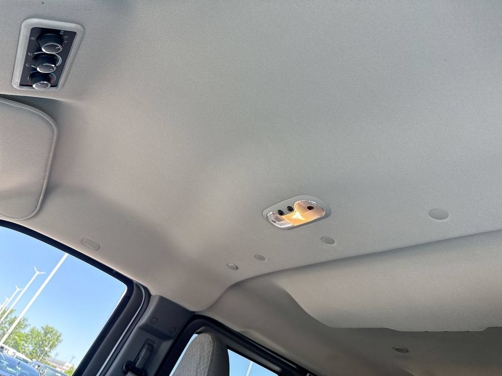 2022 Chevrolet Express Passenger 2500 1LT