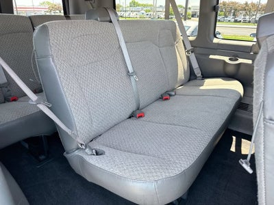 2022 Chevrolet Express Passenger 2500 1LT