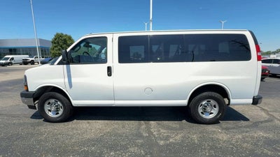 2022 Chevrolet Express Passenger 2500 1LT