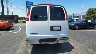2022 Chevrolet Express Passenger 2500 1LT