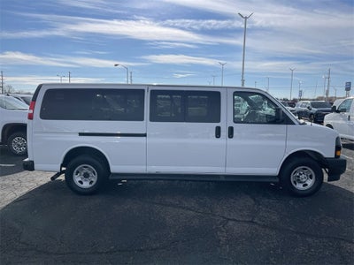 2023 Chevrolet Express Passenger 3500 1LS