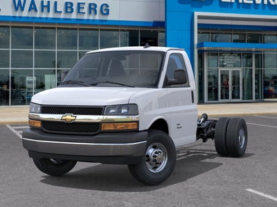 2025 Chevrolet Express Cutaway 3500 1WT