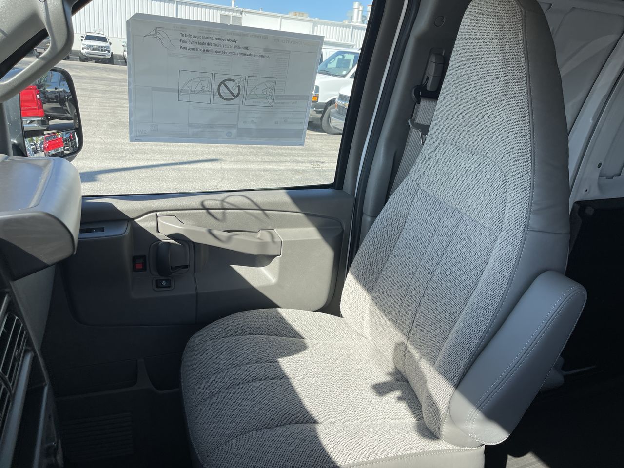 2025 Chevrolet Express Cargo WT