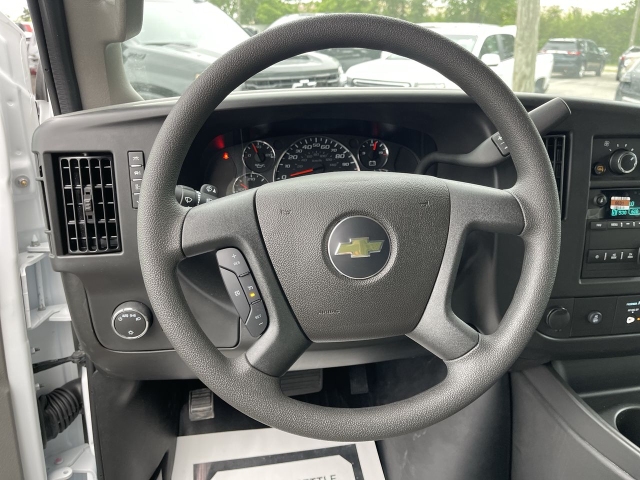 2025 Chevrolet Express Cargo WT