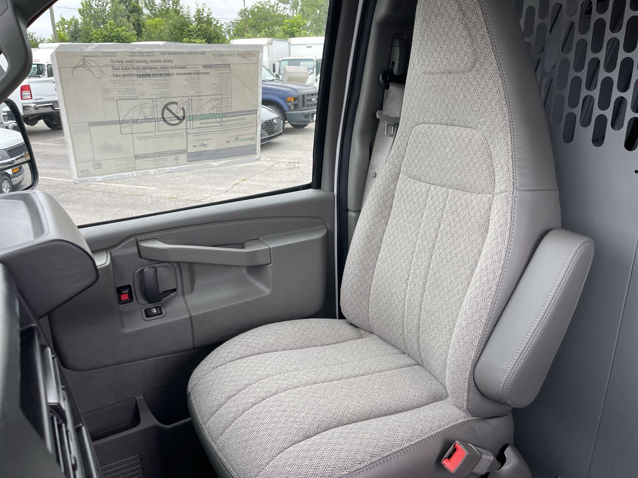 2025 Chevrolet Express Cargo WT